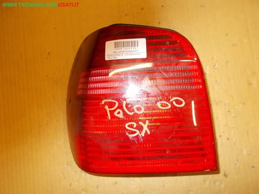 FANALE POST.S. VOLKSWAGEN POLO (6N) VOLKSWAGEN - POLO RESTYLING 1999 > 2001 CODICE/I: VG0204154 999-U46726 OE 6N0945111E OE 6N0945095H