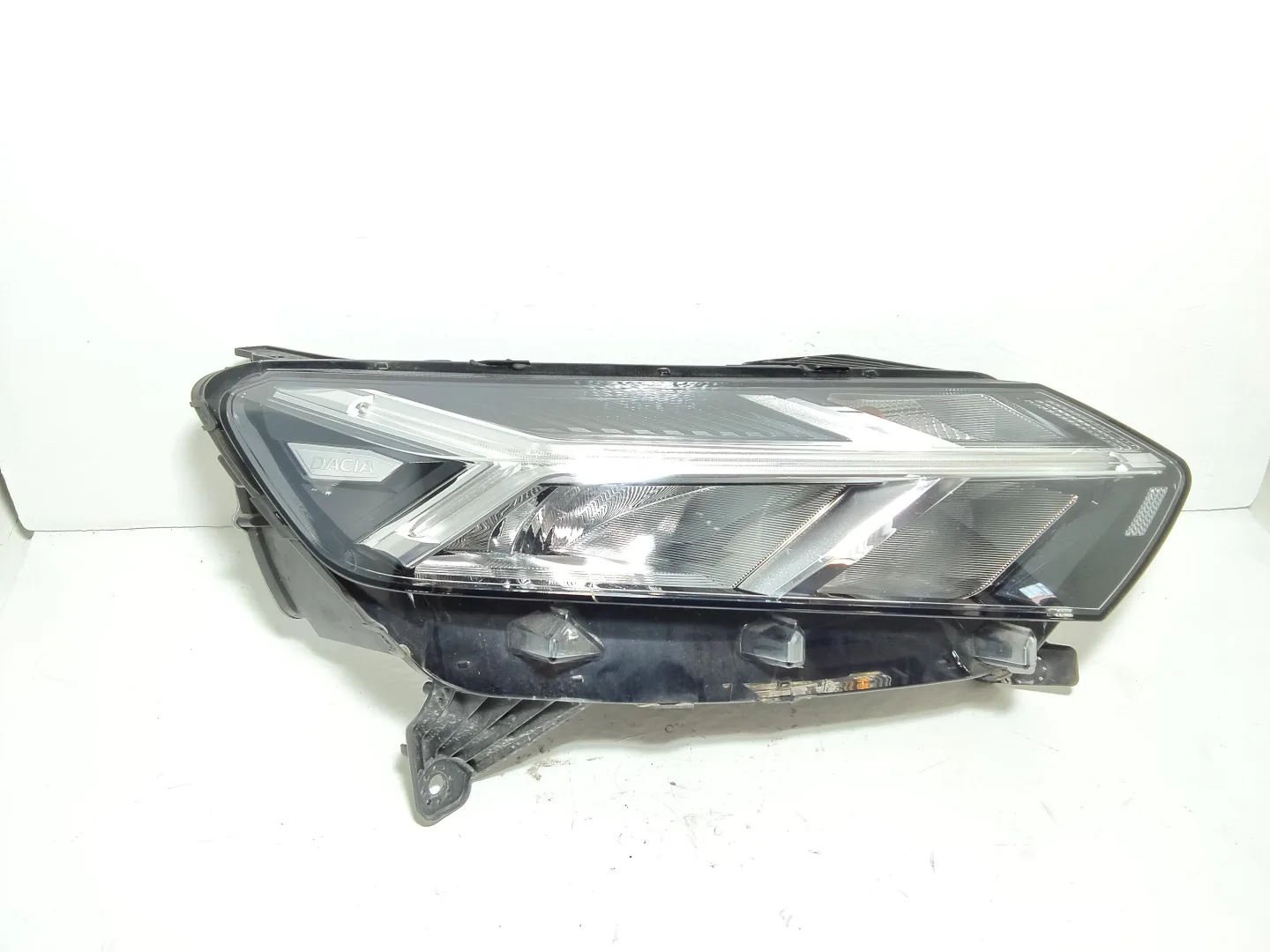 FARO ANTERIORE DESTRO con codice 26010194R da DACIA Sandero Serie STEPWAY (12>21)