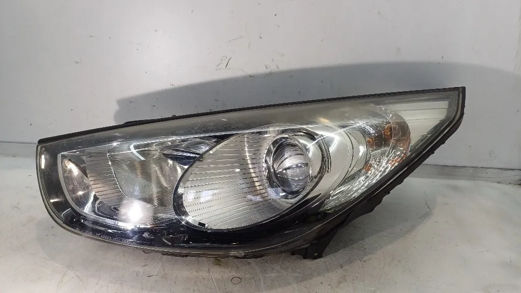 FARO ANTERIORE SINISTRO HYUNDAI iX35 1° Serie 921012Y000 D4FD (10>)