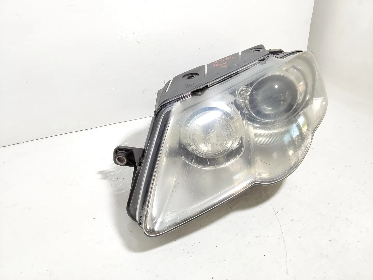 FARO ANTERIORE SINISTRO con codice 89312650 da VOLKSWAGEN Passat Berlina 4° Serie (05>10)