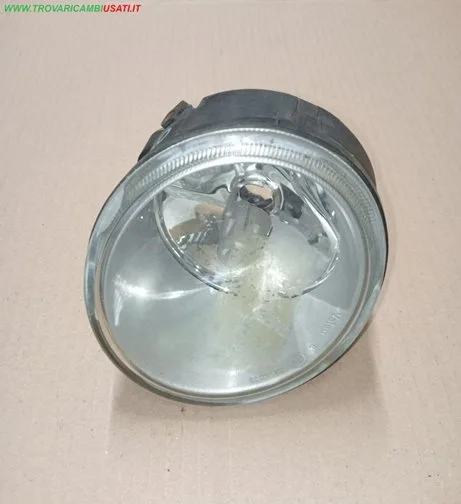 PROIETTORE FENDINEBBIA D. RENAULT SCENIC (J64) NISSAN - KUBISTAR - 2003 > 2009, NISSAN - PRIMASTAR - 2006 > 2014, RENAULT - KANGOO - 2003 > 2008 CODICE/I: 999-U28760 RN0274413 OE 7701045717
