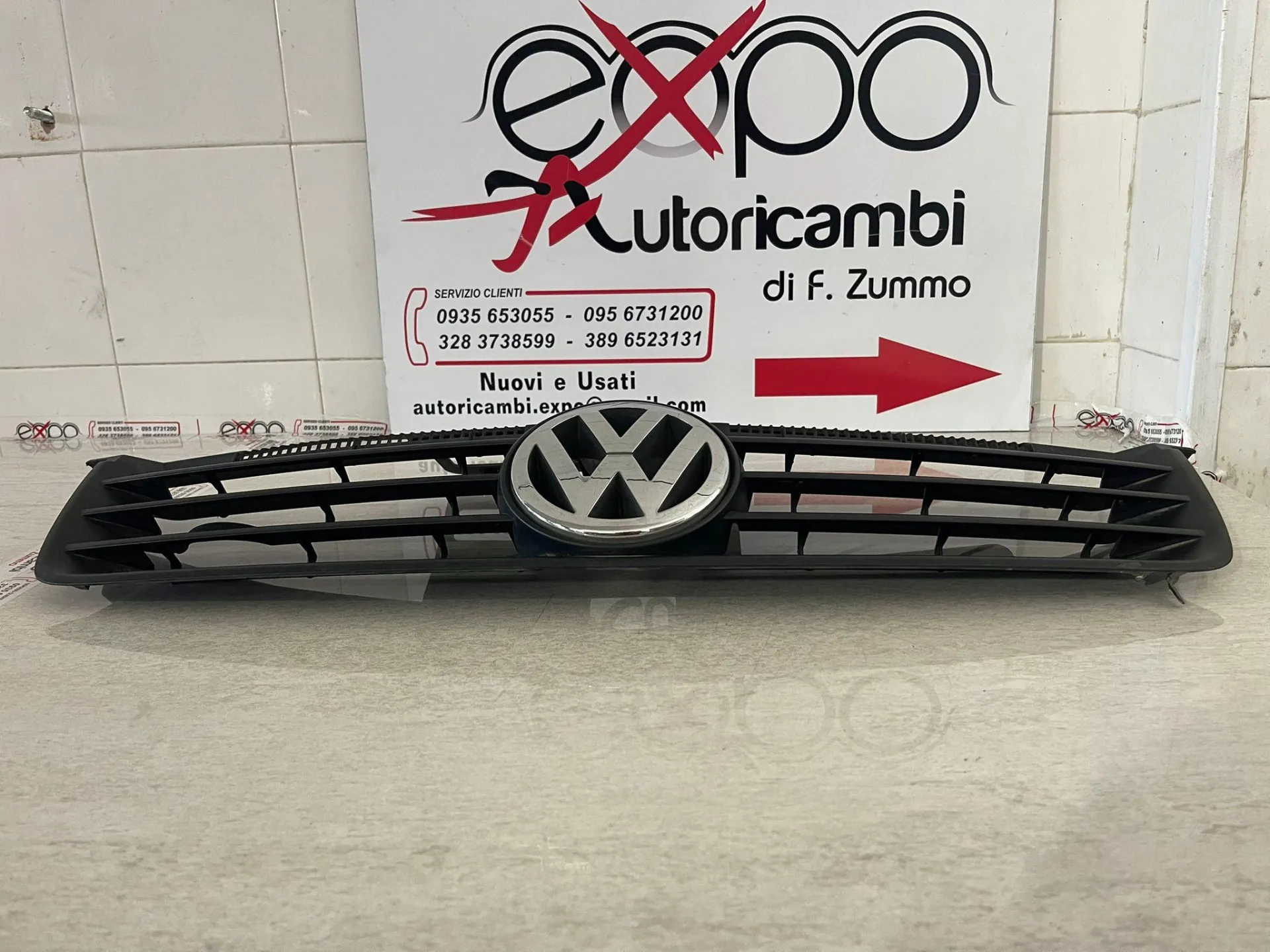 GRIGLIA ANTERIORE VOLKSWAGEN Polo 4° Serie JNV8536773FZ (01>09)