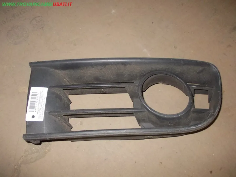 GRIGLIA LAT.S.PARAURTI ANT. VOLKSWAGEN POLO (9N)