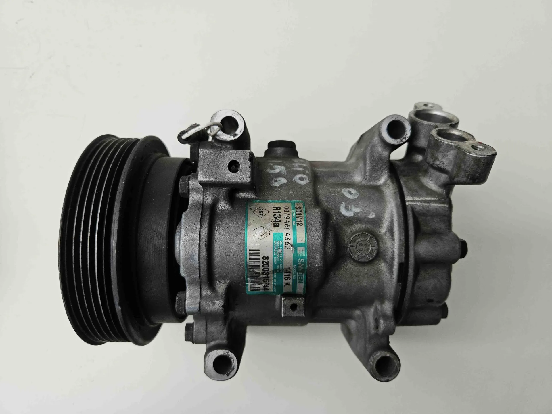 Compressore A/C RENAULT Clio Serie (01>05) del 2001 - 2005 CODICE RICAMBIO : 8200315744