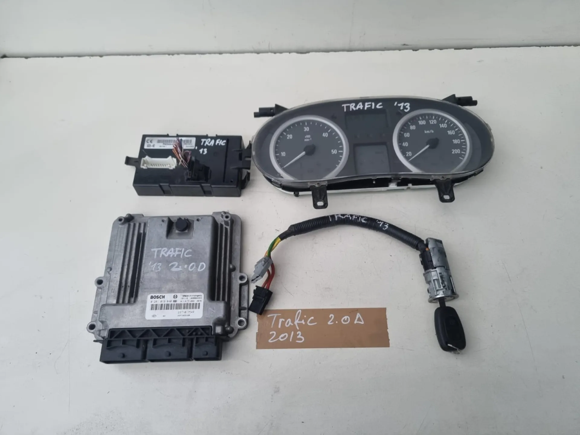 Kit Centralina Motore RENAULT Trafic Furgone 2° Serie del 2007 CODICE RICAMBIO : 0281019840