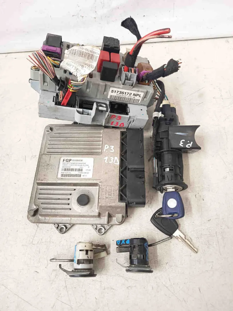 Kit Centralina Motore FIAT Punto Berlina 5P 3° Serie del 2003 CODICE RICAMBIO : 51735172 npl