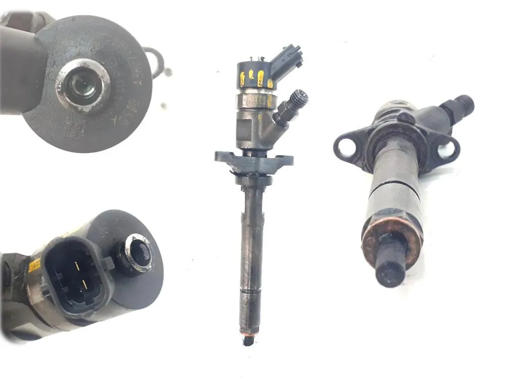 INIETTORE con codice 0445110239 da FORD Focus S. Wagon 3° Serie 1600 Diesel 66 con codice motore HHDA (2005)