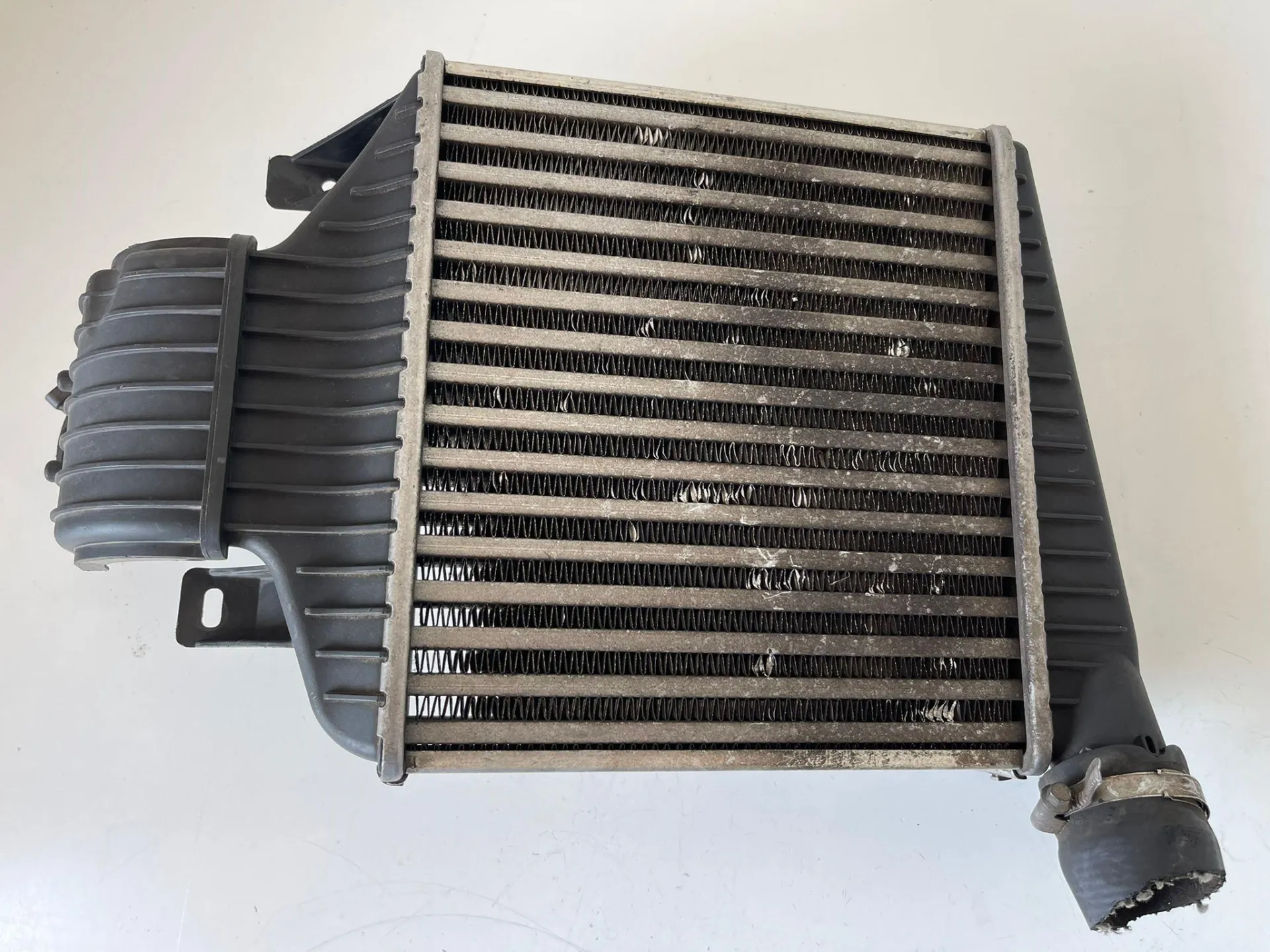 INTERCOOLER con codice 13161078 da OPEL Zafira B 2° Serie Benzina 1600 (08>)