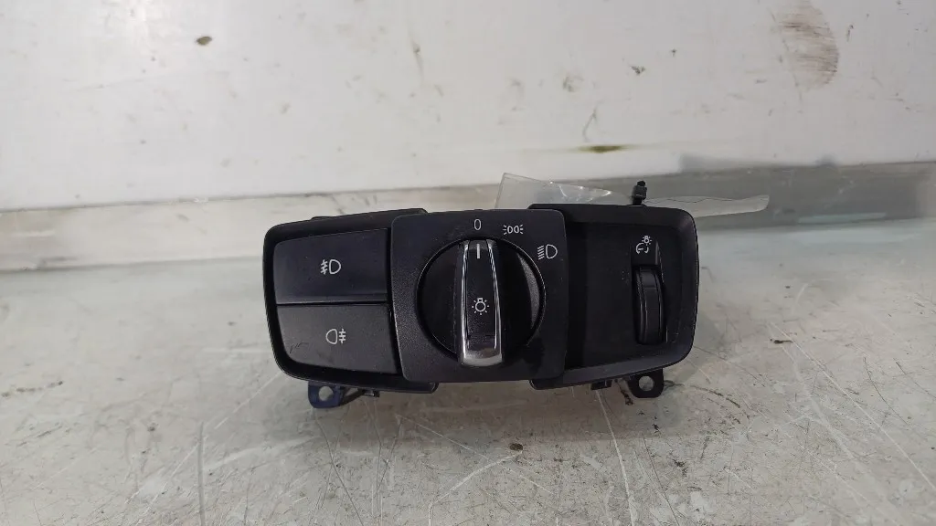 INTERRUTTORE COMANDO LUCI BMW Serie 1 F20 61316847512 N47D20C (11>19)