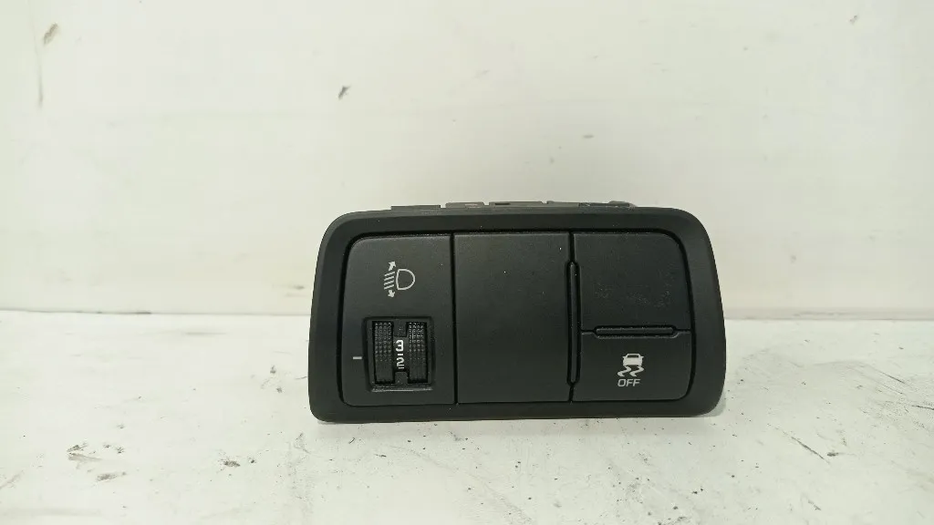 INTERRUTTORE COMANDO LUCI HYUNDAI i20 Serie G4LA (12>18)