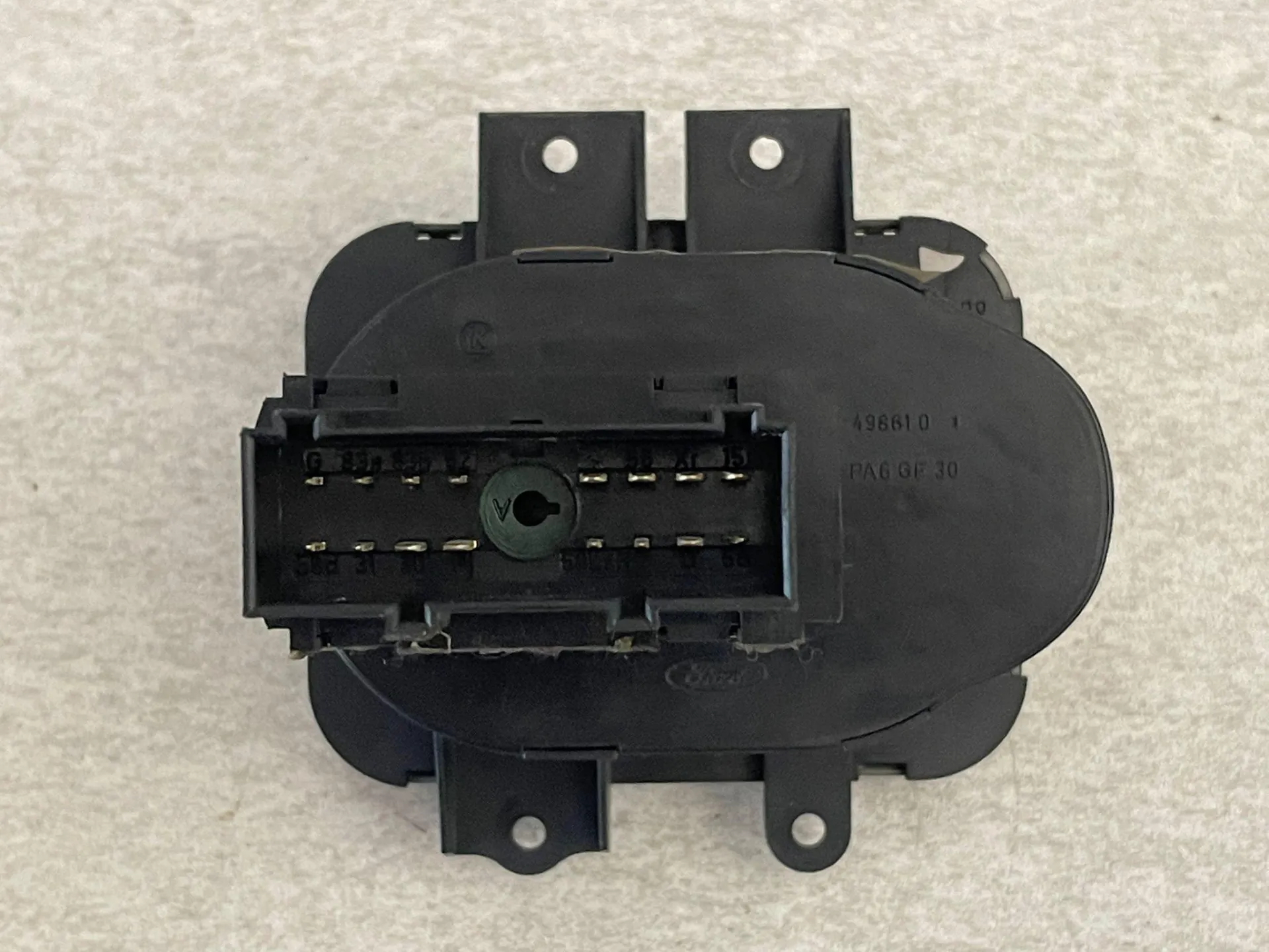 INTERRUTTORE COMANDO LUCI con codice YUD501480 da LAND ROVER Range Rover SPORT (05>13)