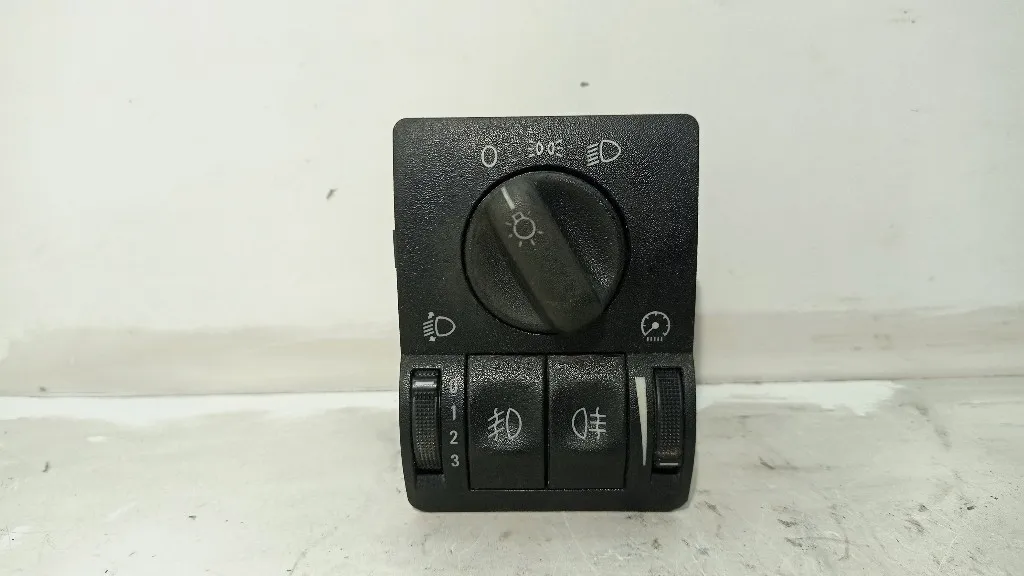 INTERRUTTORE COMANDO LUCI OPEL Astra G S. Wagon X14XE (98>04)