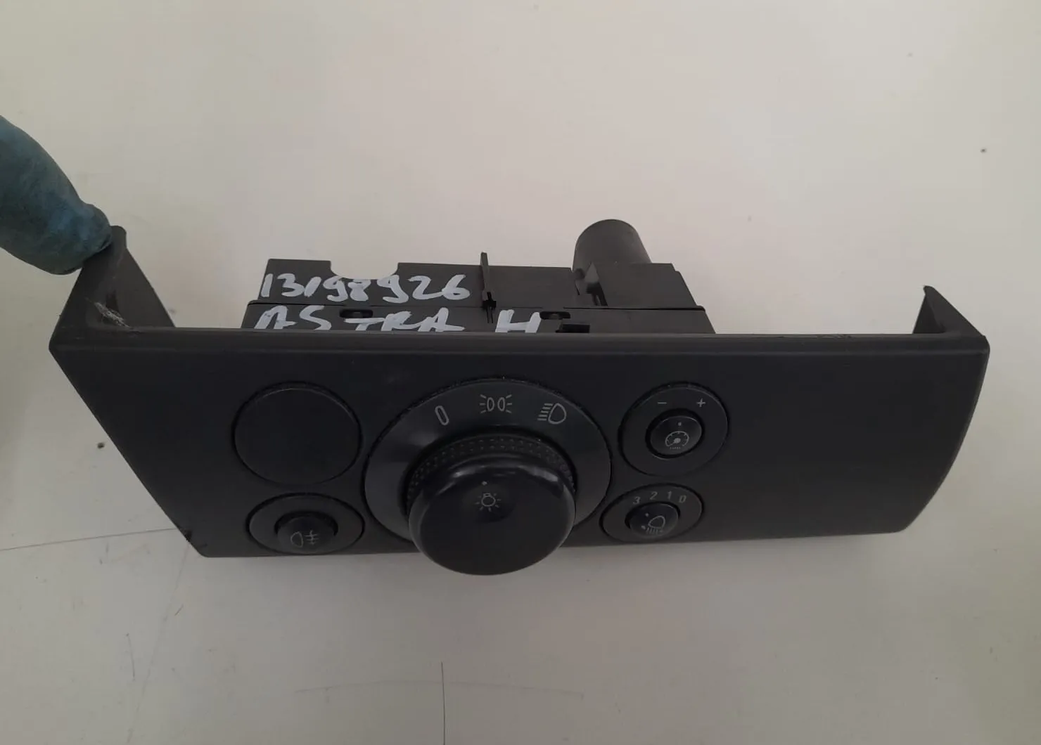 Interruttore comando luci Opel Astra H 1.7 D del 2007 CODICE RICAMBIO : 13198926