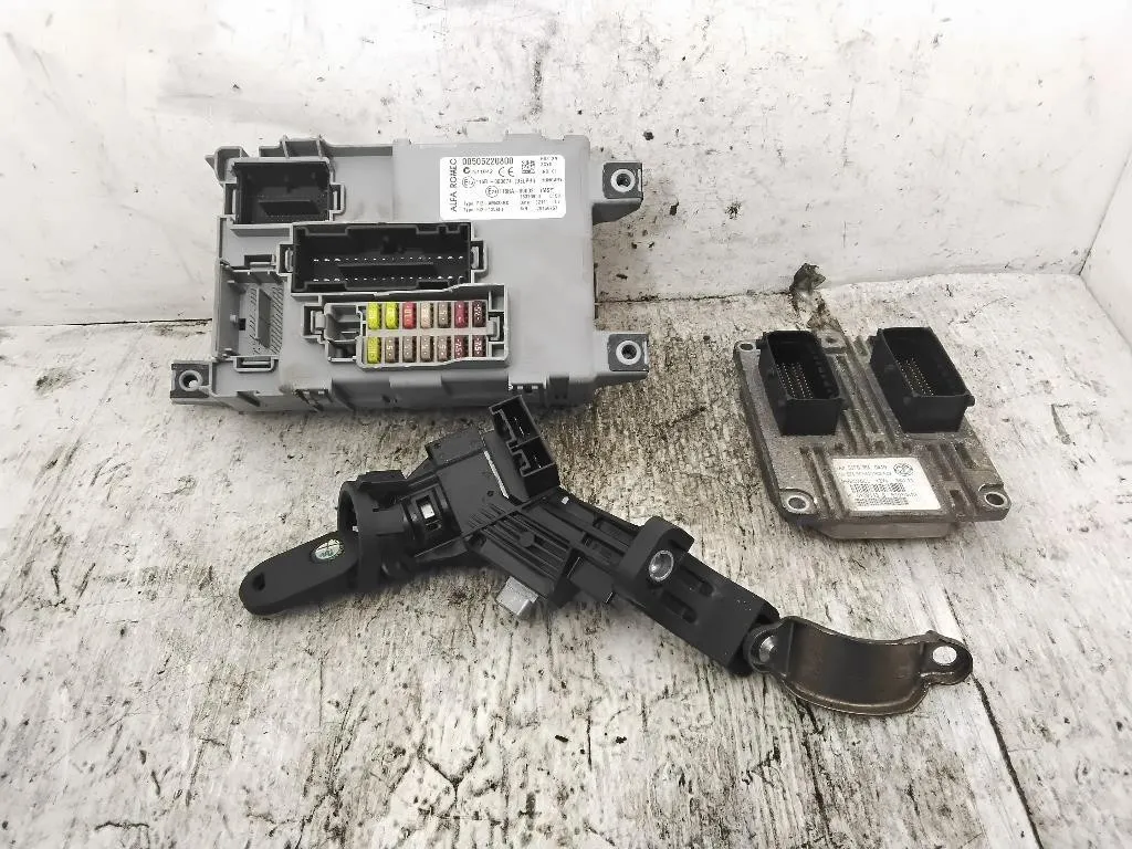 KIT CENTRALINA MOTORE con codice IAW5SF.RM 51910513 505220800 da ALFA ROMEO Mito Serie (955_) 955A9000 benzina 1368 (08>)