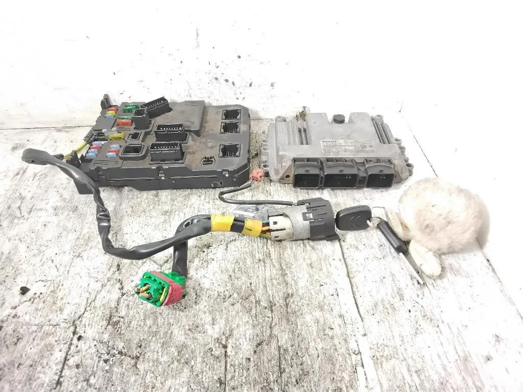 KIT CENTRALINA MOTORE con codice 0281011785 9658556880 da CITROEN C3 2° Serie DV4TD/8HZ diesel 1398 (05>10)