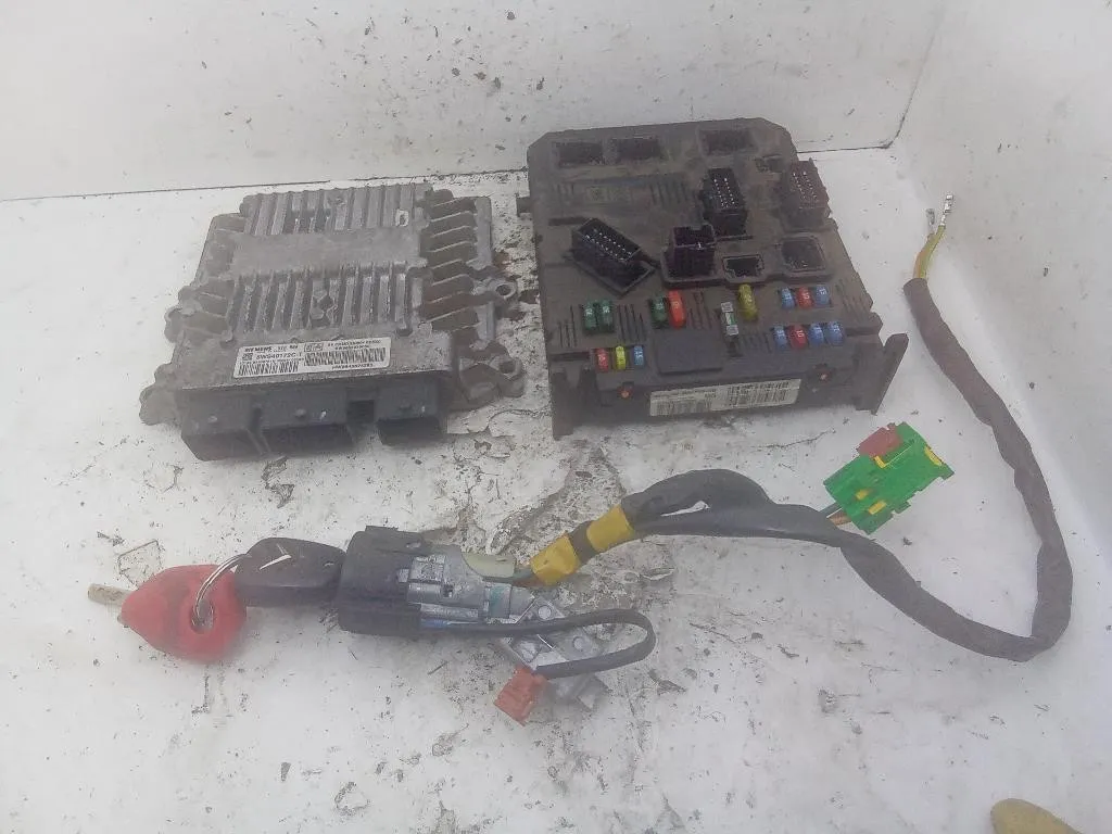KIT CENTRALINA MOTORE con codice 5WS40172C-T 9648624280 9653667380 da CITROEN C3 Pluriel 8HZ diesel 1398 (03>)