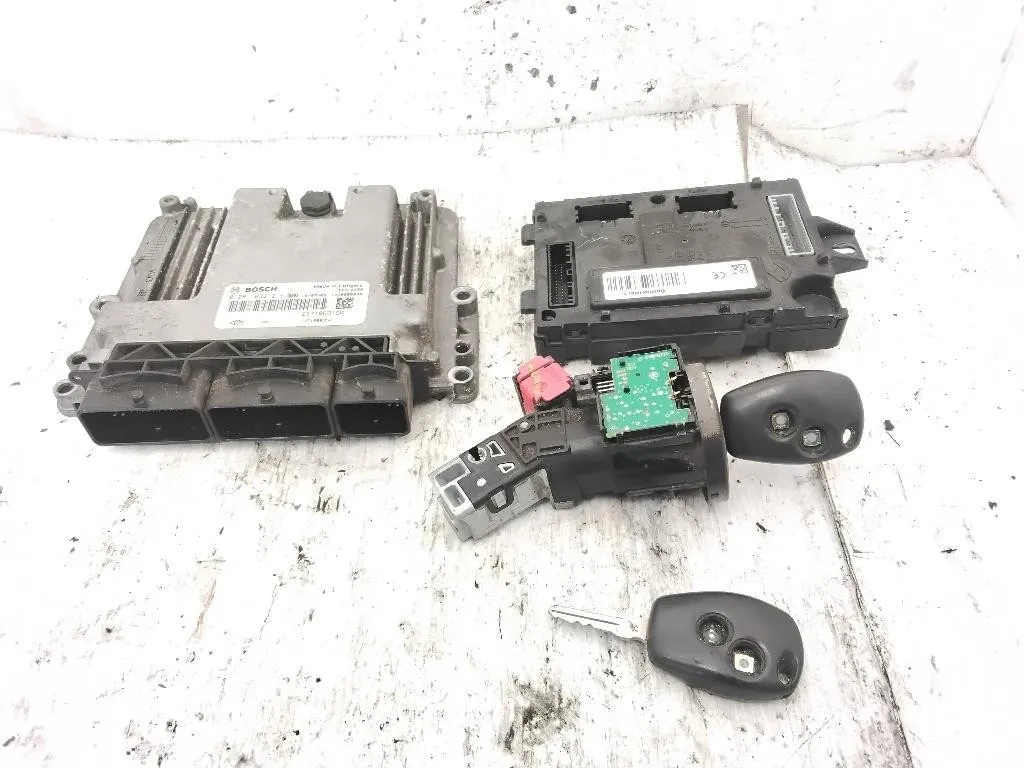 KIT CENTRALINA MOTORE con codice 0281032215 237106319R 284B18663R da DACIA Logan Serie MCV K9K612 diesel 1461 (13>)
