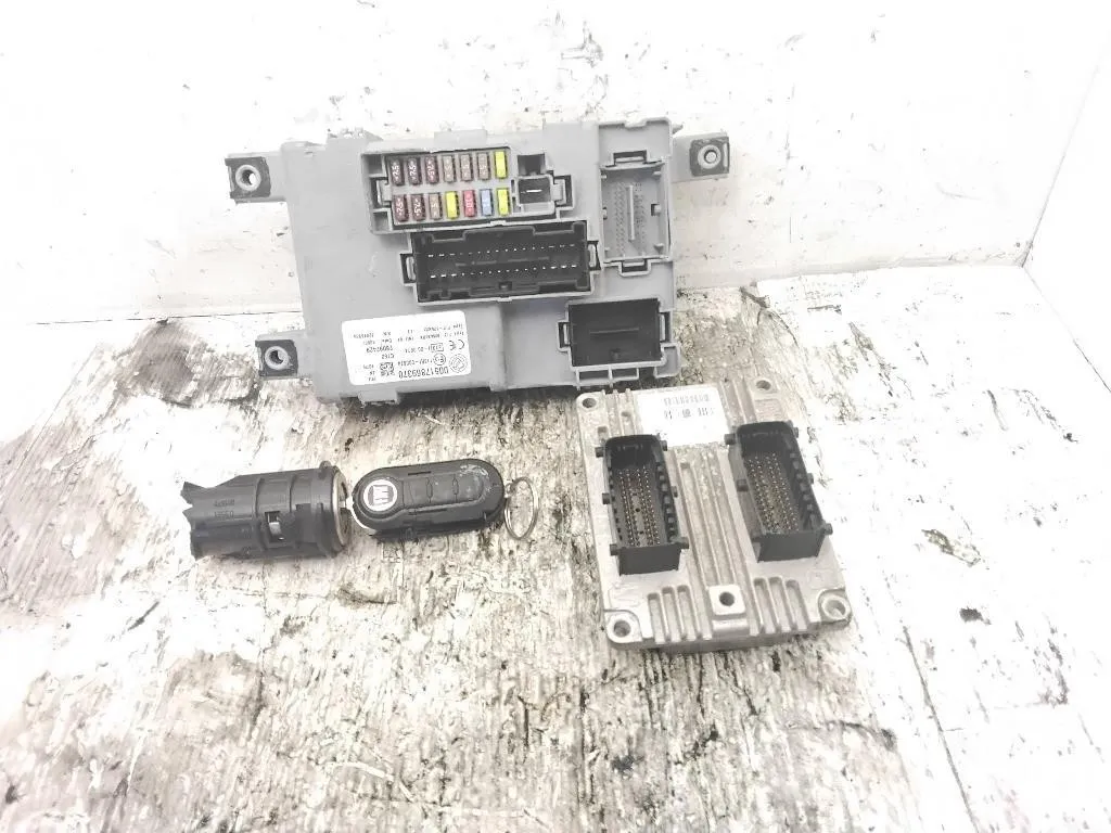 KIT CENTRALINA MOTORE con codice IAW5SF8.MR 51819337 517869370 da FIAT 500 Serie 169A4000 benzina 1242 (07>14)