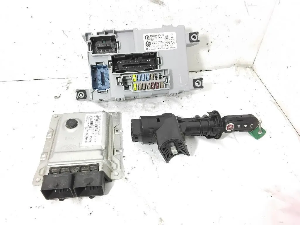 KIT CENTRALINA MOTORE con codice 52068595 9GF.T6 520630910 da FIAT 500 Serie 169A4000 benzina 1242 (15>)