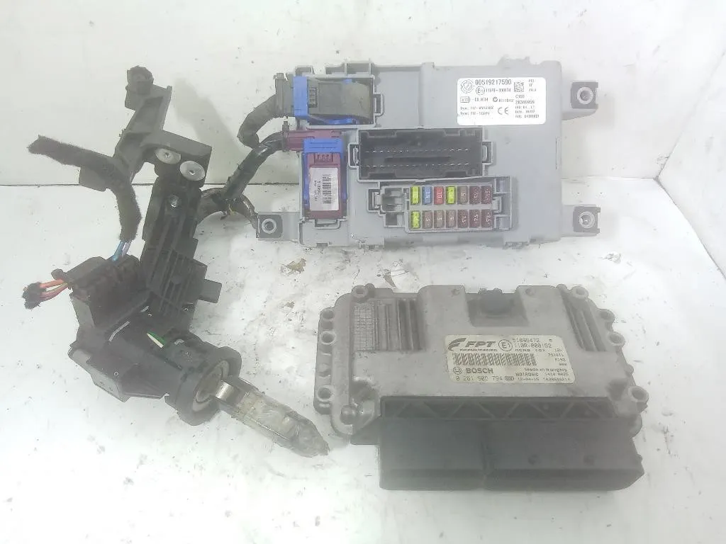 KIT CENTRALINA MOTORE con codice 0261S05794 51896472 519217590 da FIAT Doblo Cargo 198A4000 bifuel/metano 1368 (10>18)