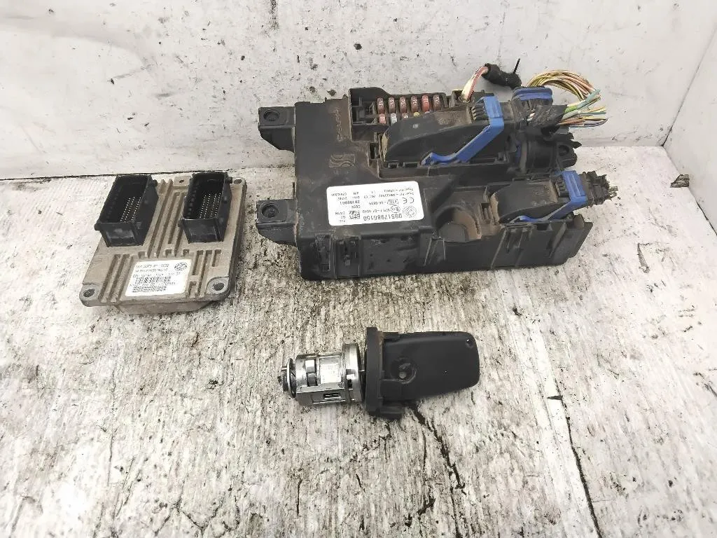 KIT CENTRALINA MOTORE con codice IAW5SF3.M1 51798649 517986150 da FIAT Grande Punto 1° Serie 199A4000 benzina 1242 (05>08)
