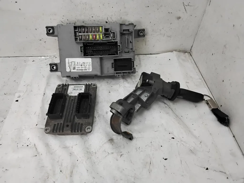 KIT CENTRALINA MOTORE con codice IAW5SF3.M2 51847330 518699250 da FIAT Punto EVO 350A1000 bifuel/gas 1368 (09>12)