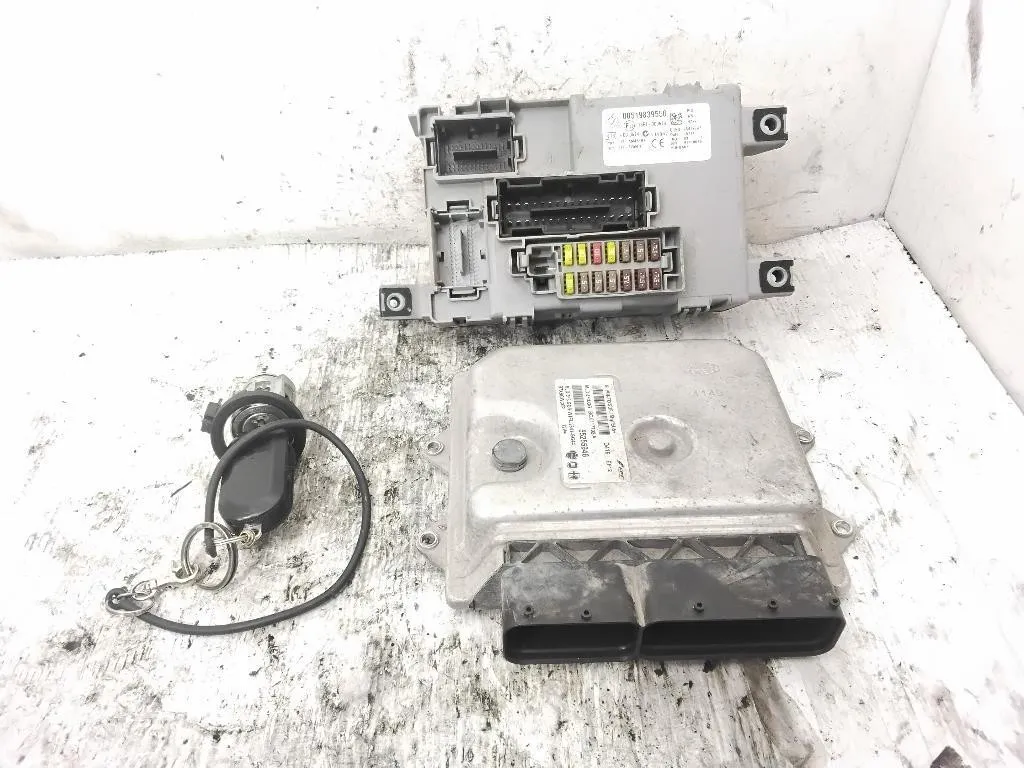 KIT CENTRALINA MOTORE con codice 55255946 MJD8F3.GG 519839550 da FIAT Punto EVO 199A9000 diesel 1248 (09>12)