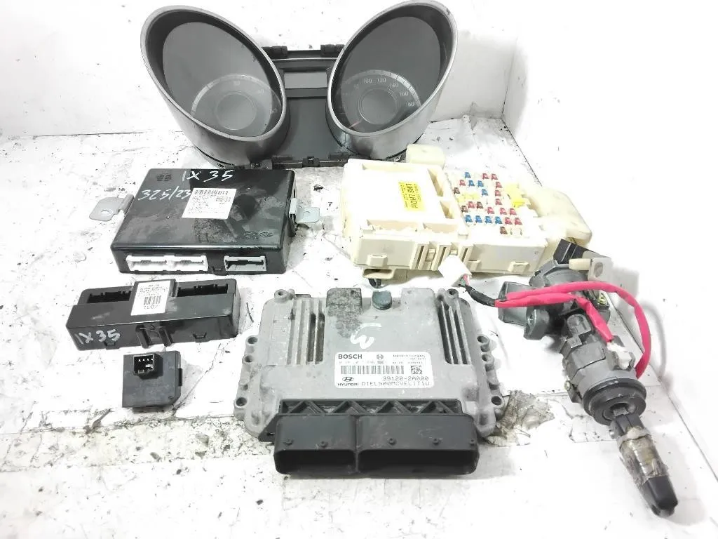 KIT CENTRALINA MOTORE HYUNDAI iX35 1° Serie 0281017696 39120-2A000 95400-2Y300 91950-2S521 D4FD diesel 1685 (10>)