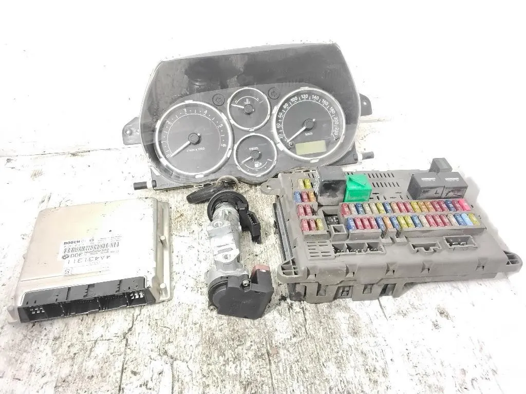 KIT CENTRALINA MOTORE con codice 0281010811 7792938 53070143A da LAND ROVER Freelander 2° Serie 204D3 diesel 1950 (03>06)