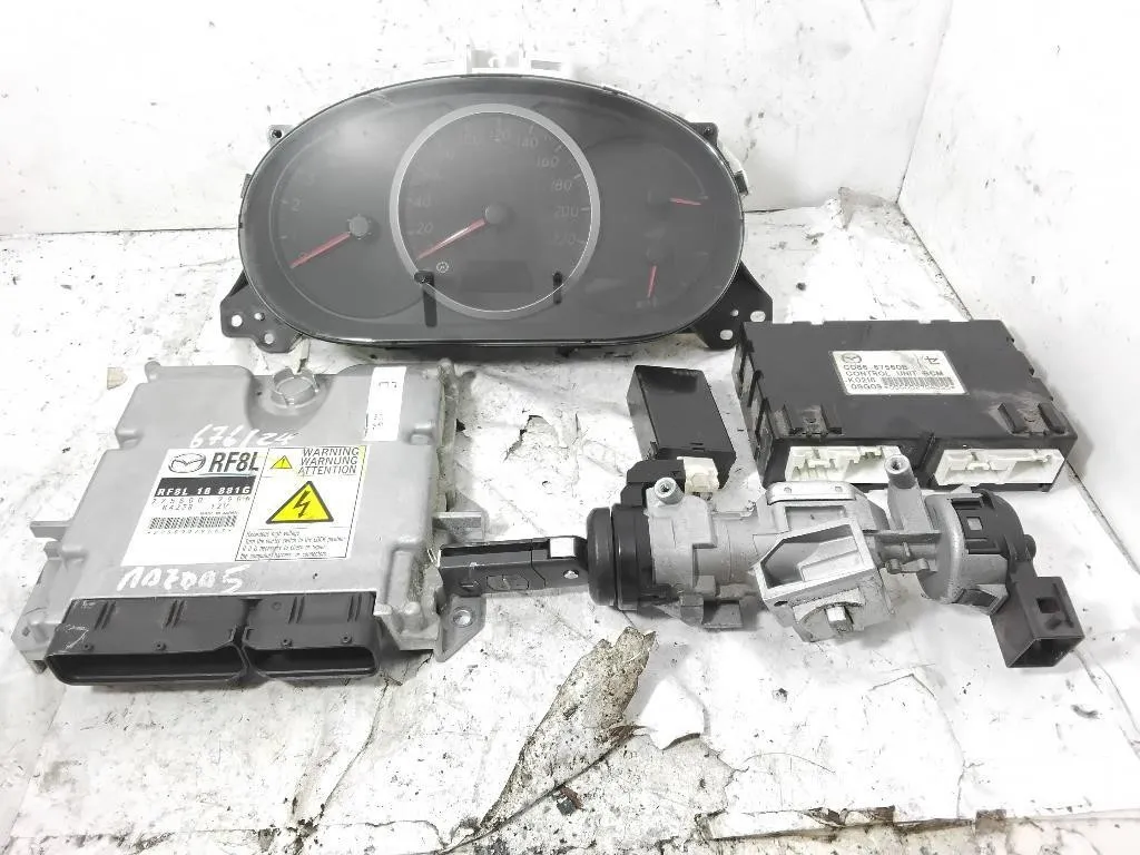 KIT CENTRALINA MOTORE con codice 275800-7966 RF8L18881G CD86-67560B da MAZDA 5 Serie RF7J diesel 1998 (10>13)