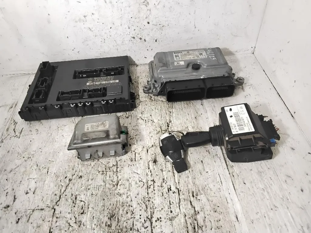 KIT CENTRALINA MOTORE con codice 0281013032 A6401508279 A1695453432 da MERCEDES Classe A W169 3° Serie 640941 diesel 1991 (04>08)