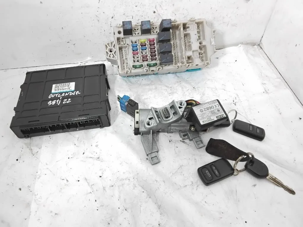 KIT CENTRALINA MOTORE con codice MN122218 MR587875 da MITSUBISHI Outlander Serie (CU0W) 4G63 benzina 1997 (03>07)