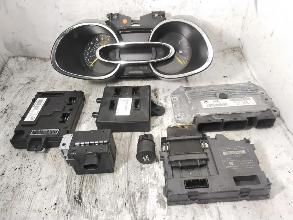 KIT CENTRALINA MOTORE con codice 237102071R 284B19573R 231A04735R da RENAULT Clio Serie IV D4F744 bifuel/gas 1149 (12>19)