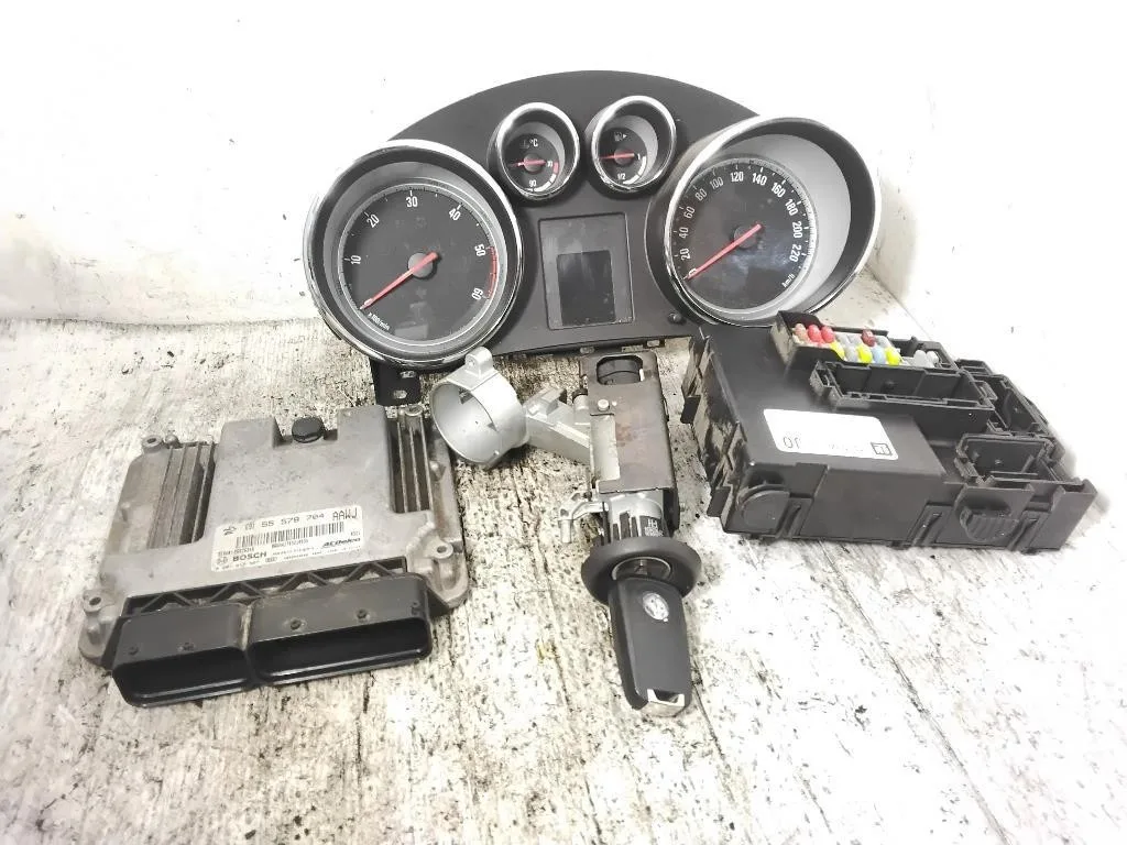 KIT CENTRALINA MOTORE con codice 55578704 0281017587 13356921 13346208 da OPEL Meriva 3° Serie A13DTE diesel 1248 (10>)