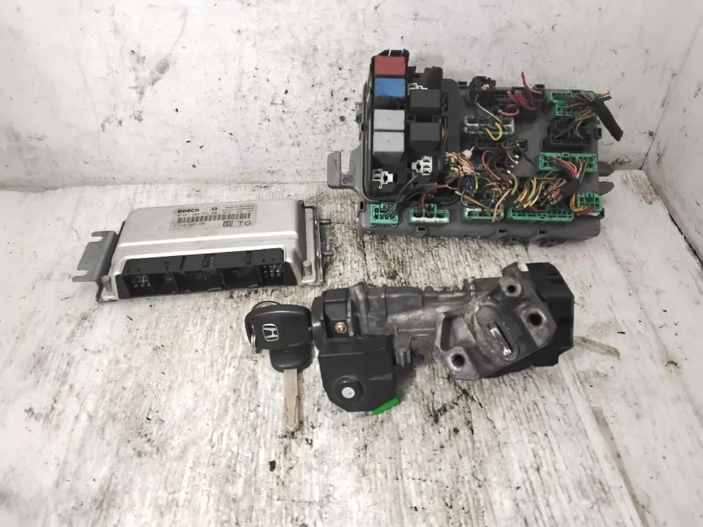 KIT CENTRALINA MOTORE con codice 0261208374 37820-PWD-G05 da HONDA Jazz Serie L12A1 benzina 1246 (02>08)