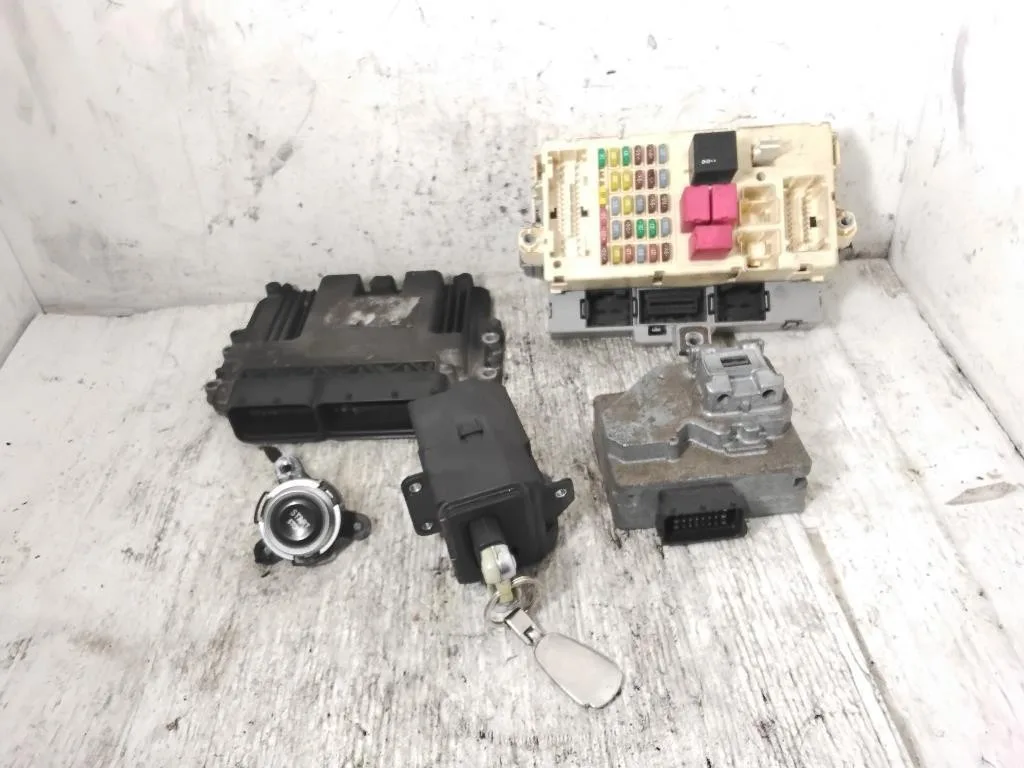 KIT CENTRALINA MOTORE con codice 51822365 0281013576 da ALFA ROMEO 159 Berlina Serie (939_) 939A2000 diesel 1910 (05>11)