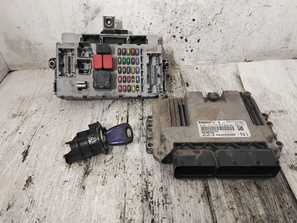KIT CENTRALINA MOTORE con codice 0281012865 55206075 da FIAT Doblo Cargo 223B1000 diesel 1910 (05>09)