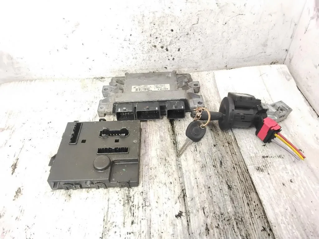 KIT CENTRALINA MOTORE con codice 8201076690 S120200117A 8201229416 da RENAULT Twingo II serie D4FJ7 benzina 1149 (07>14)