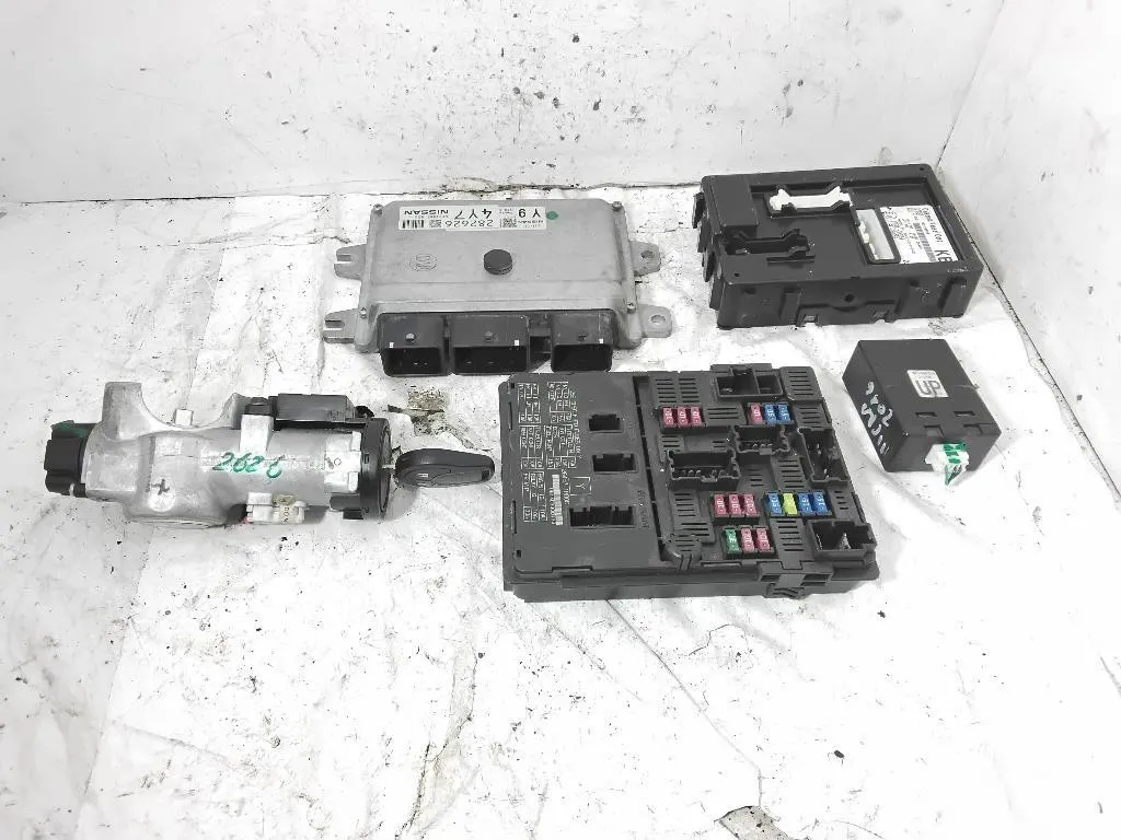 KIT CENTRALINA MOTORE con codice NEC000-826 284B13HA1D 284B71HR0C da NISSAN Micra 7° Serie HR12DE benzina 1198 (10>16)