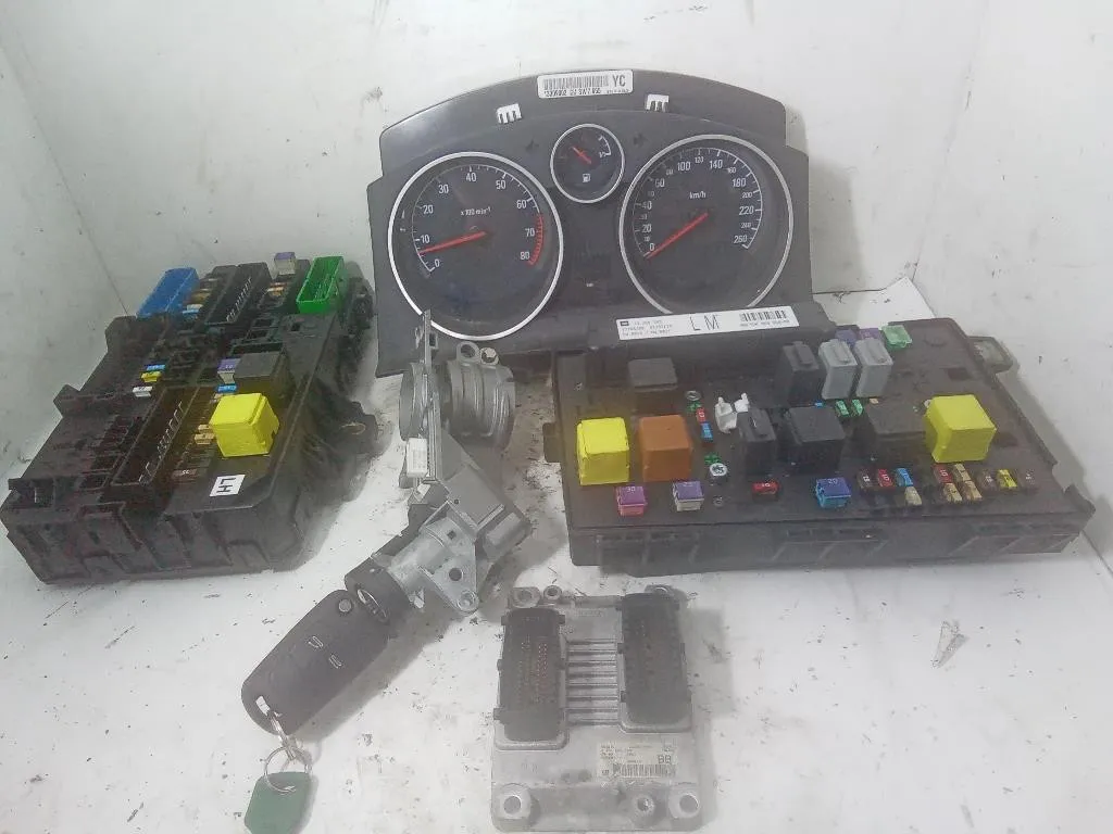 KIT CENTRALINA MOTORE con codice 0261208396 1039517978 13268286 13268303 da OPEL Astra H Berlina 2° serie Z14XEP bifuel/gas 1364 (07>)