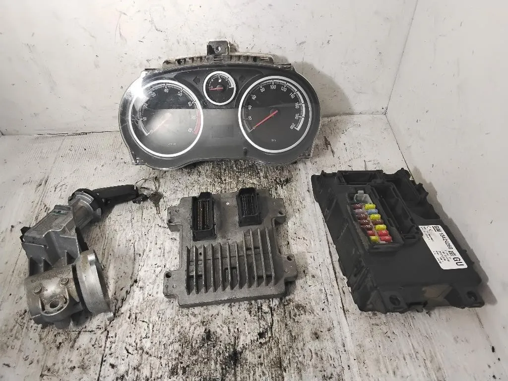 KIT CENTRALINA MOTORE con codice 55598146 12642927 13424260 da OPEL Corsa D 5P 2° Serie A12XER bifuel/gas 1229 (11>)