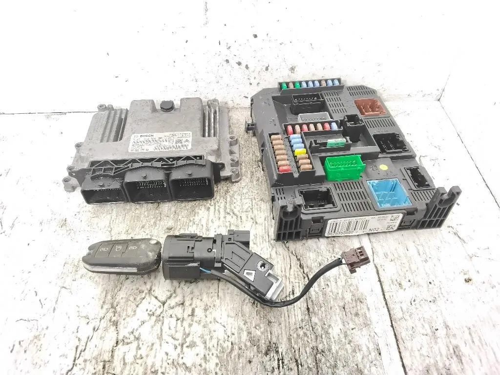 KIT CENTRALINA MOTORE con codice 0281019820 9805947580 9678355880 da PEUGEOT 208 Serie DV4C-8HR-8H01 diesel 1398 (12>19)