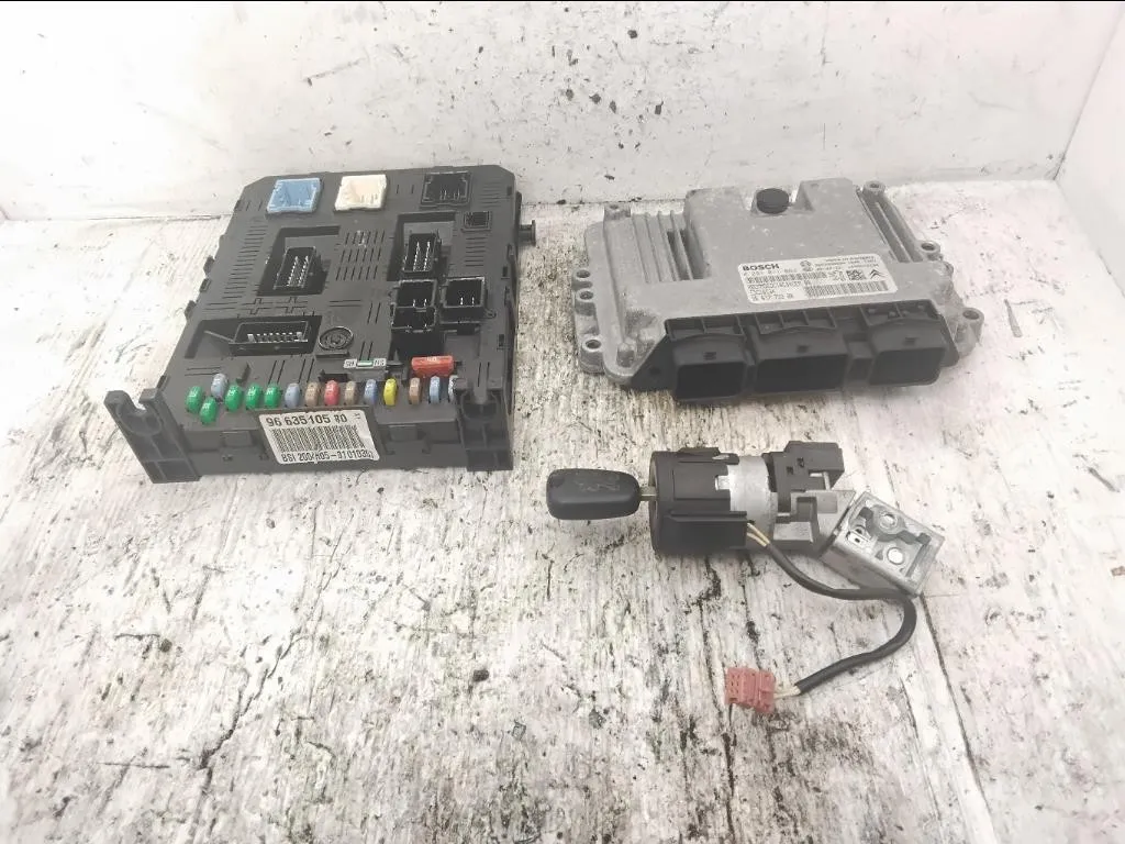 KIT CENTRALINA MOTORE con codice 0281011863 9661773380 9663510580 da PEUGEOT 307 Berlina 2° Serie 9HX diesel 1560 (05>)