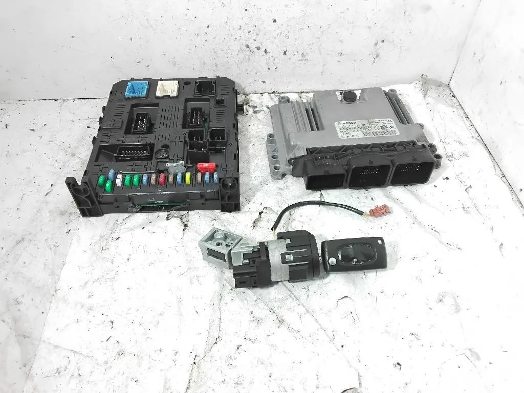 KIT CENTRALINA MOTORE con codice 0281018228 9678818280 da PEUGEOT 308 Serie DV6DTED-9H06-9HP diesel 1560 (07>14)