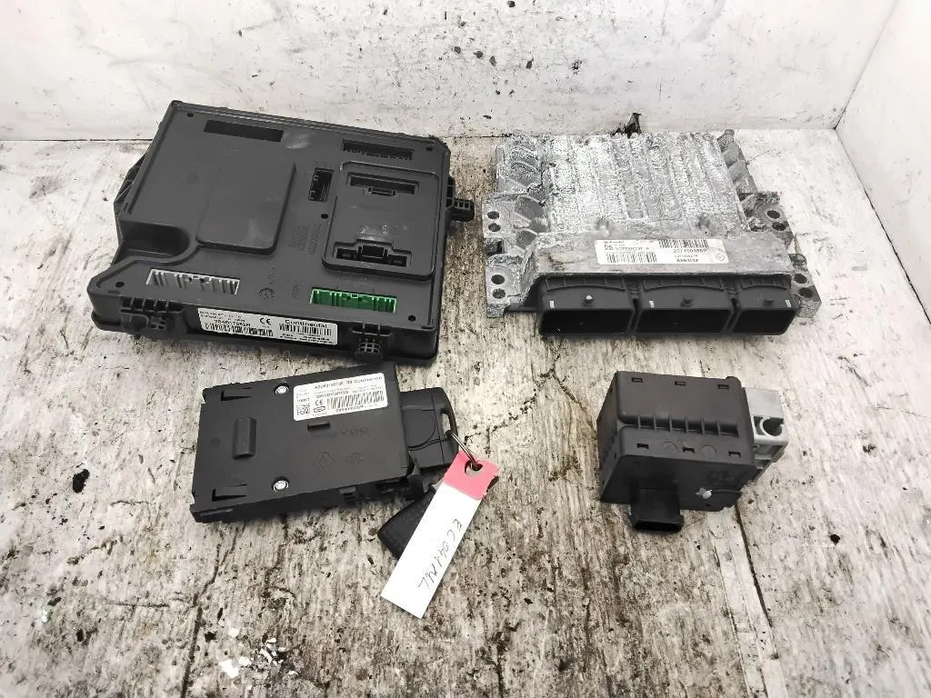 KIT CENTRALINA MOTORE con codice 237100386R S180067167A284B17882R da RENAULT Scenic X MOD K9KJ8 diesel 1461 (09>)