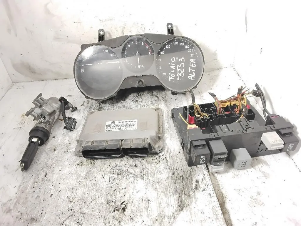 KIT CENTRALINA MOTORE con codice 06A906033HE 5WP4037104 3C0937049AJ da SEAT Altea Berlina BSE benzina 1595 (04>)