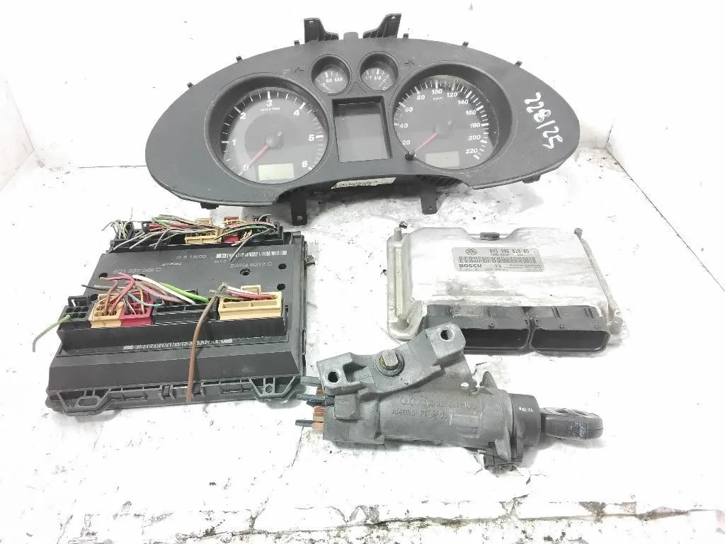KIT CENTRALINA MOTORE con codice 0261206882 045906019BG 6Q1637049C da SEAT Ibiza Serie AMF diesel 1422 (02>05)
