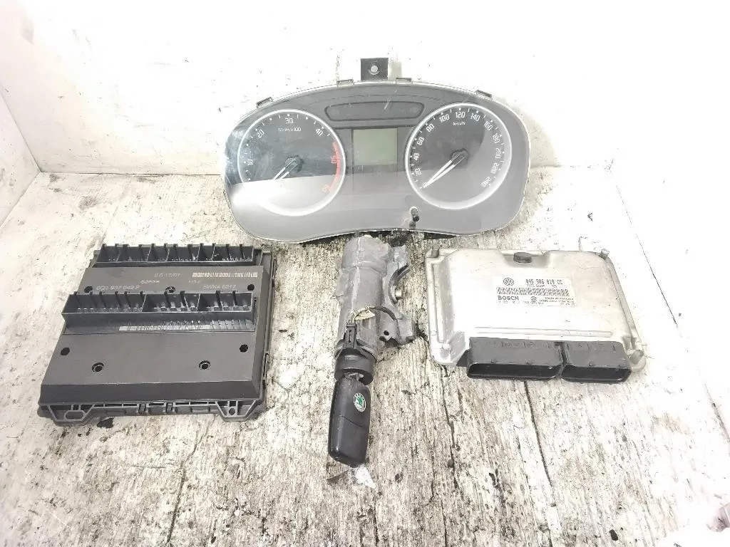 KIT CENTRALINA MOTORE con codice 0281012750 045906019CC 6Q1937049F 5J0920810C da SKODA Roomster 1° Serie BNV diesel 1422 (06>)