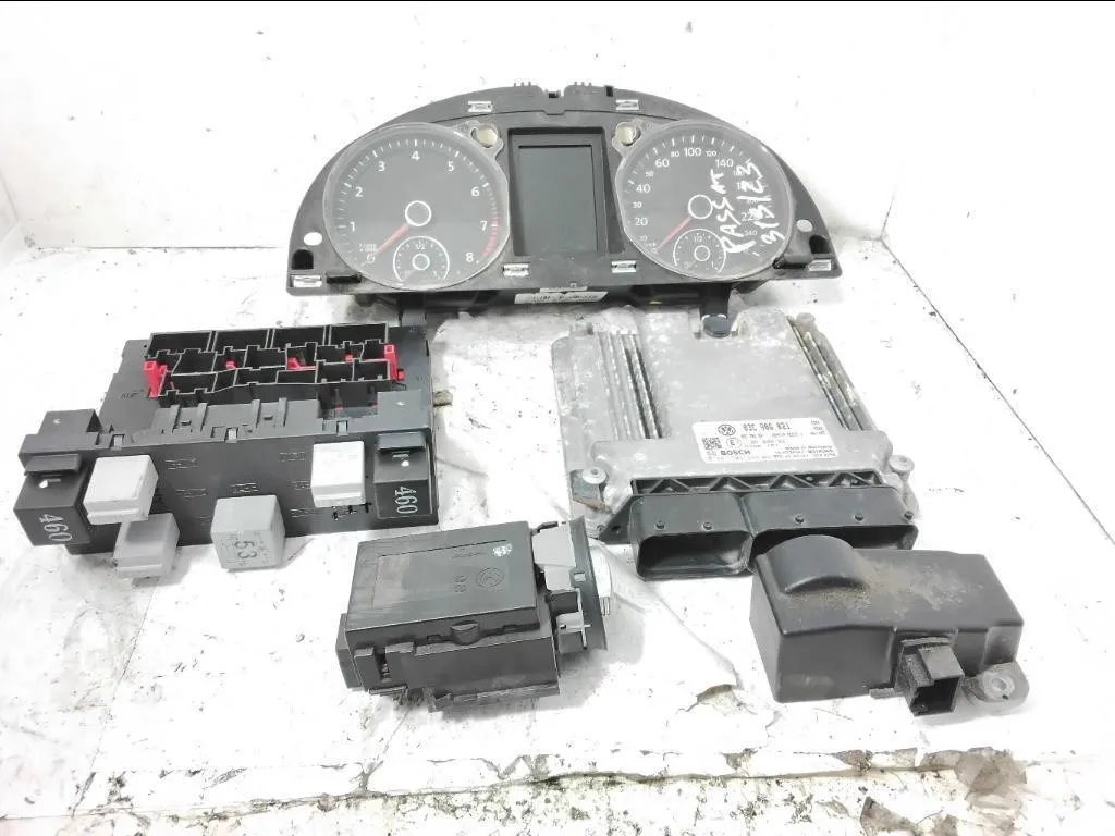 KIT CENTRALINA MOTORE con codice 0261S04448 03C906021 3C8937049E da VOLKSWAGEN Passat Berlina 4° Serie CDG bifuel/metano 1390 (05>10)