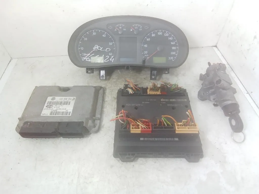 KIT CENTRALINA MOTORE con codice 036906034DE IAW4MV.DE 5WK48211C da VOLKSWAGEN Polo 4° Serie BBY benzina 1390 (01>09)